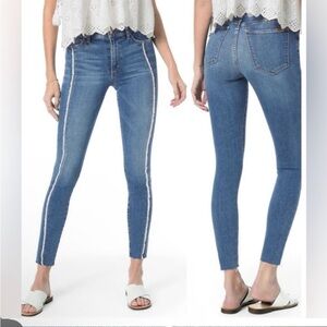 Joe’s Janeen Icon Mid Rise Skinny Ankle Fray Medium Blue Jeans Size 31